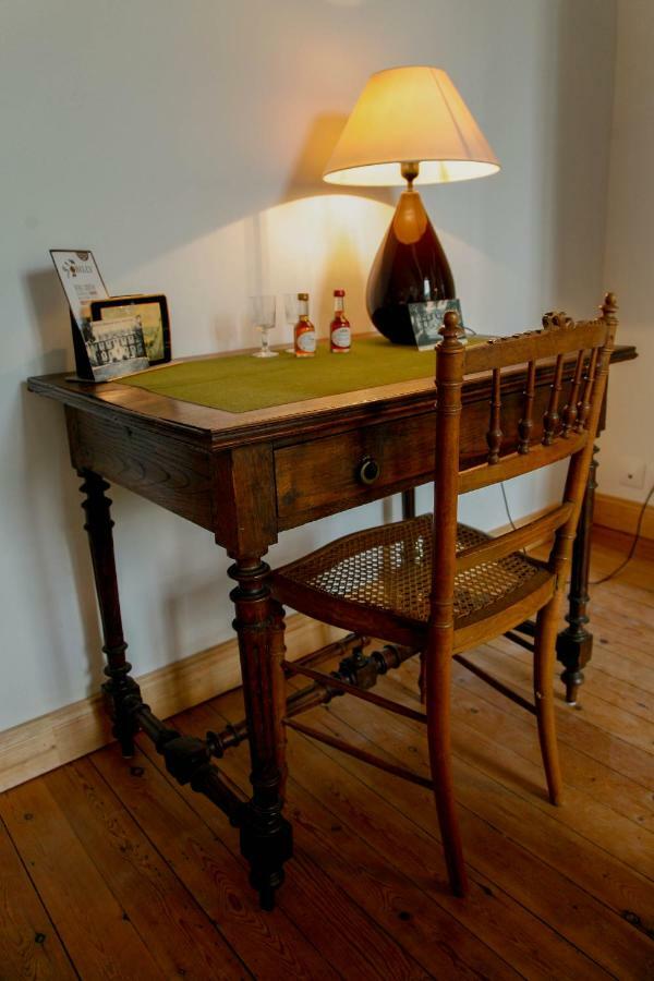 Bed & Breakfast Chateau Les Cedres Bretteville-l'Orgueilleuse Bagian luar foto