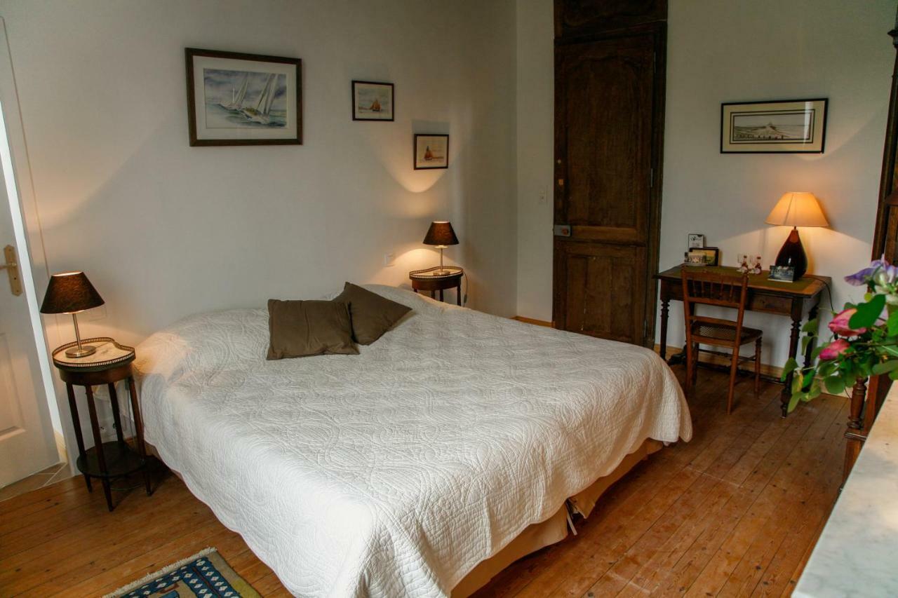 Bed & Breakfast Chateau Les Cedres Bretteville-l'Orgueilleuse Bagian luar foto