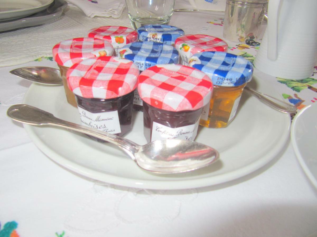 Bed & Breakfast Chateau Les Cedres Bretteville-l'Orgueilleuse Bagian luar foto